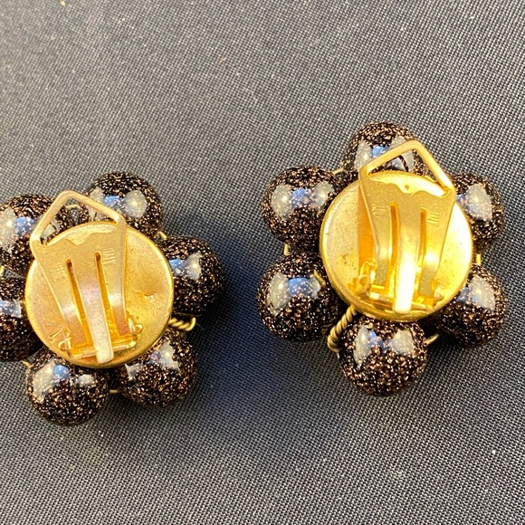 Vintage brown sparkle bead clip earrings - Picture 2 of 3